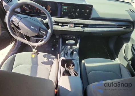 2025 Kia K4 Lxs z USA, uszkodzony, nr VIN 3KPFT4DE8SE049696